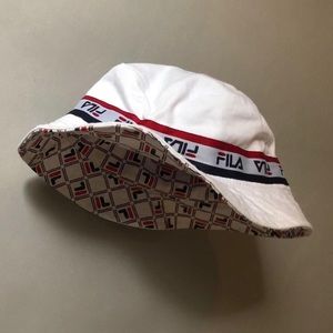 REVERSIBLE FILA BUCKET HAT